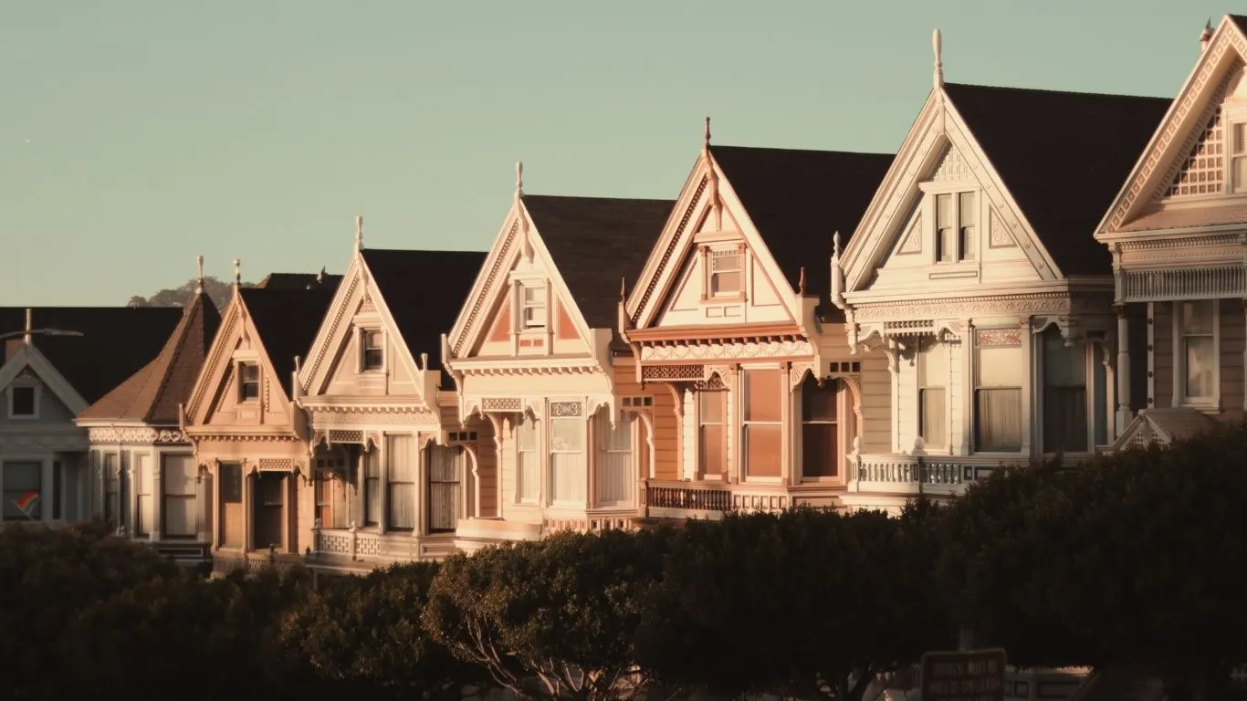 What Real-Estate Reporters Search for in Expert Source Requests